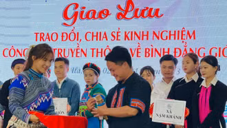 Phụ nữ Bắc Hà giao lưu, trao đổi kinh nghiệm về bình đẳng giới