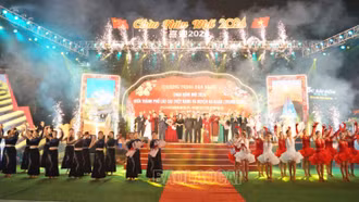 Tưng bừng chương trình nghệ thuật hữu nghị “Chào năm mới 2024” giữa thành phố Lào Cai (Việt Nam) – Hà Khẩu (Trung Quốc)