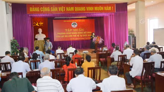 75 cán bộ, hội viên người cao tuổi tham gia tập huấn mô hình câu lạc bộ liên thế hệ tự giúp nhau
