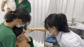 Bệnh sởi quay trở lại, cảnh báo "khoảng trống miễn dịch" trong cộng đồng
