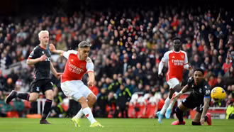 Thắng đậm Crystal Palace, Arsenal trở lại top 3 Ngoại hạng Anh