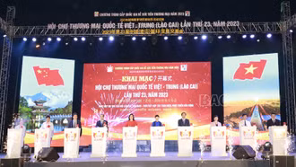 Khai mạc Hội chợ thương mại quốc tế Việt - Trung (Lào Cai) lần thứ 23