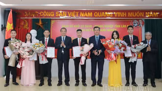Chỉ tiêu kết nạp đảng viên vượt ở mức cao
