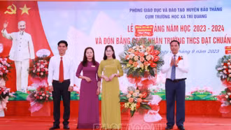 Phó Bí thư Tỉnh ủy Hoàng Giang dự Lễ khai giảng năm học mới tại xã Trì Quang