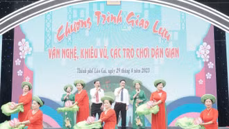 Sôi nổi hoạt động giao lưu văn hóa, thể thao chào mừng 30/4 - 1/5