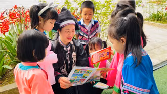 Rực rỡ sắc màu dân tộc trong các trường học