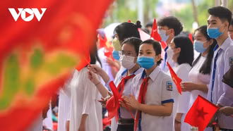 Chấn chỉnh lạm thu đầu năm học: Đừng để "đến hẹn lại lên"