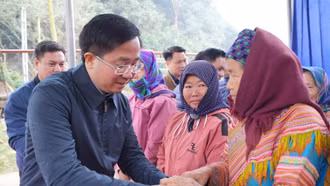 Bảo Thắng chung tay lo tết cho các hộ có hoàn cảnh khó khăn