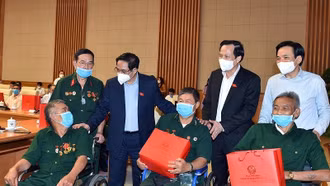 Dành hơn 449 tỷ đồng tặng quà người có công dịp Tết Giáp Thìn 2024
