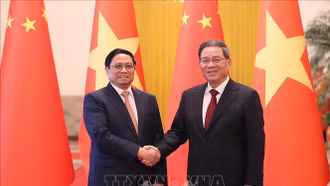 Thủ tướng Lý Cường chủ trì Lễ đón Thủ tướng Phạm Minh Chính thăm chính thức Trung Quốc
