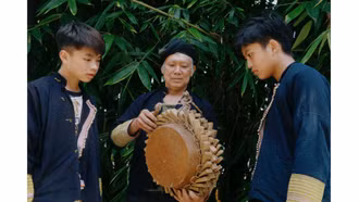 Trống nêm - vật thiêng kết nối âm dương
