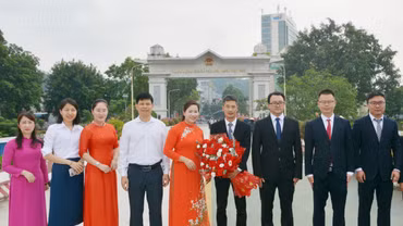 Đón đoàn đại biểu Châu Văn Sơn (Trung Quốc) sang giao lưu, trao đổi kinh nghiệm về công tác xây dựng đảng tại khu vực biên giới của tỉnh Lào Cai