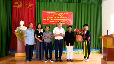 Quy Mông khai giảng lớp học tiếng nói, chữ viết dân tộc Dao