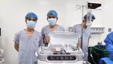 Bệnh viện Trung ương Huế lập kỷ lục bảo quản thận ghép xuyên Việt trong 18 giờ