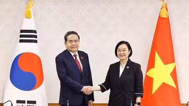 Chủ tịch Quốc hội Trần Thanh Mẫn hội kiến Thủ tướng Hàn Quốc Han Seong Sook